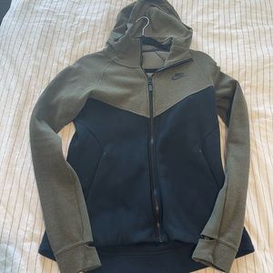 Nike Tech Jacket